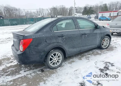 2016 Chevrolet Sonic Lt Auto z USA, uszkodzony, nr VIN 1G1JC5SH2G4117165